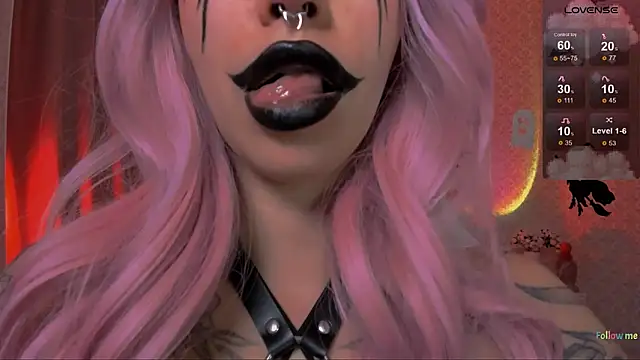 LeylaNoiry online show from October 25, 2025, 1:45 pm