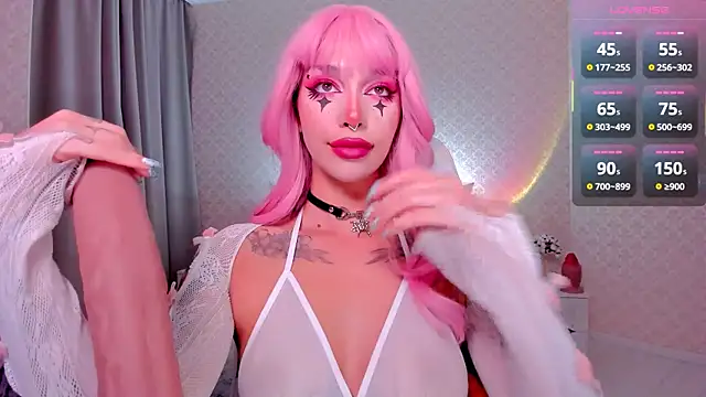 LeylaNoiry online show from November 22, 2025, 1:21 pm