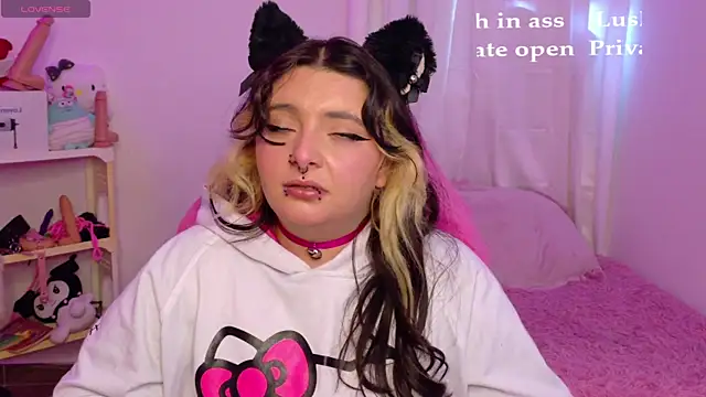 Snapshot of Sachi_Meow chatting on May 26, 2026, 7:12 pm Sachi Meow online show from May 26, 2026, 7:12 pm