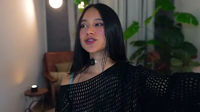 Snapshot of Miss_beee chatting on March 7, 2026, 2:18 am Miss beee online show from March 7, 2026, 2:18 am