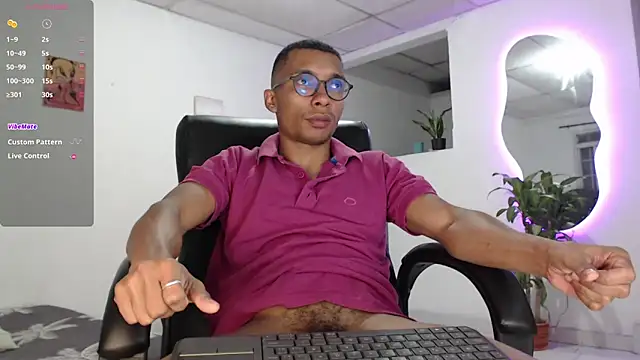 Aaronblack1  online show from February 4, 2026, 1:33 am