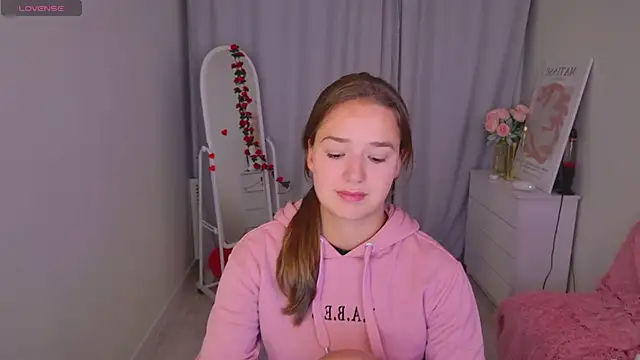 Snapshot of LovelyJessie chatting on February 28, 2026, 1:44 pm LovelyJessie online show from February 28, 2026, 1:44 pm