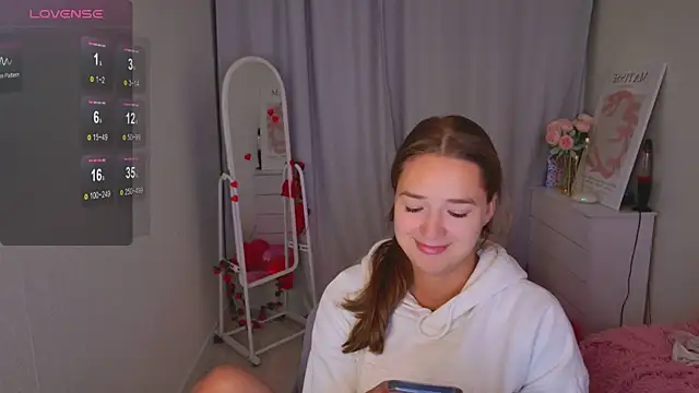 Snapshot of LovelyJessie chatting on February 21, 2026, 1:46 pm LovelyJessie online show from February 21, 2026, 1:46 pm