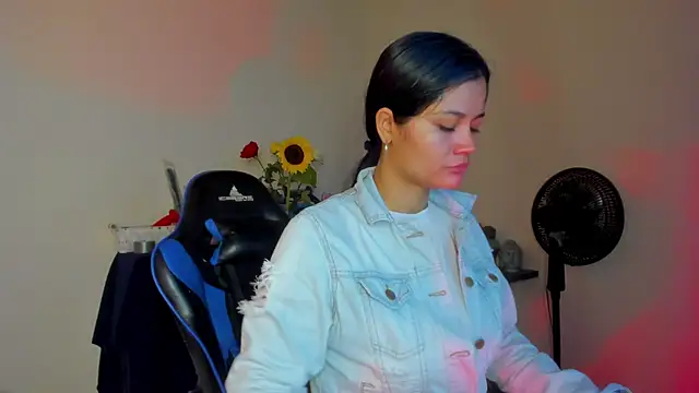 scarlet-kennedy98 online show from February 16, 2026, 6:17 pm