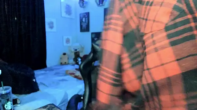 Snapshot of Luise_Meyrink chatting on November 6, 2025, 3:32 am Luise Meyrink online show from November 6, 2025, 3:32 am