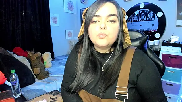 Snapshot of Luise_Meyrink chatting on October 22, 2025, 3:39 am Luise Meyrink online show from October 22, 2025, 3:39 am