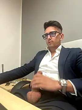 masterboss  online show from October 13, 2025, 11:34 am