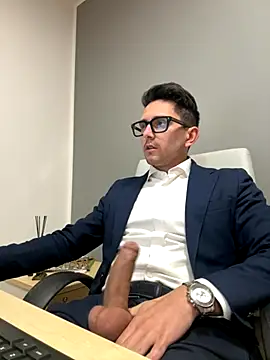 masterboss  online show from December 2, 2025, 12:51 pm