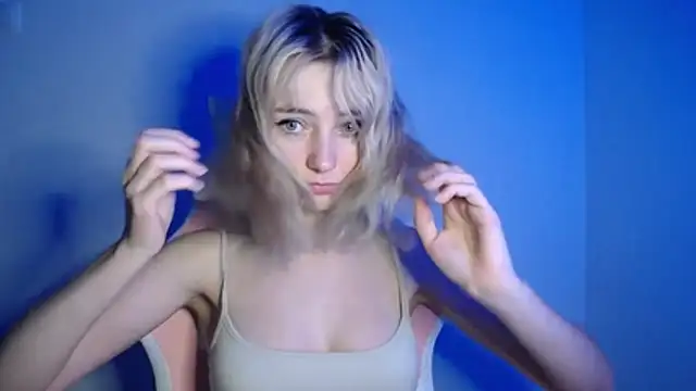 LuciaYoung online show from July 28, 2026, 6:53 pm
