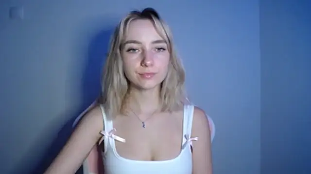 LuciaYoung online show from July 31, 2026, 6:16 pm