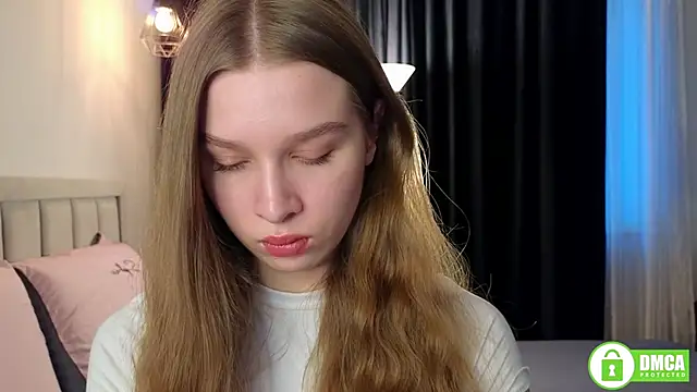 Snapshot of CutieBeauty chatting on December 3, 2025, 1:10 pm CutieBeauty online show from December 3, 2025, 1:10 pm