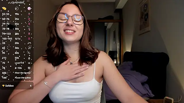 ThreeshaWhite online show from January 18, 2026, 5:55 am