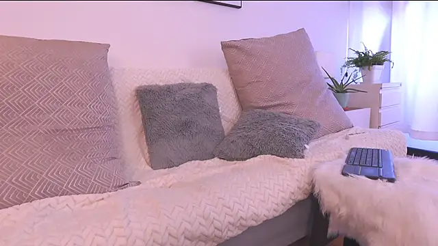 Anah s online show from October 11, 2025, 1:12 pm