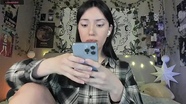 Anisawithlove online show from March 13, 2025, 6:56 pm