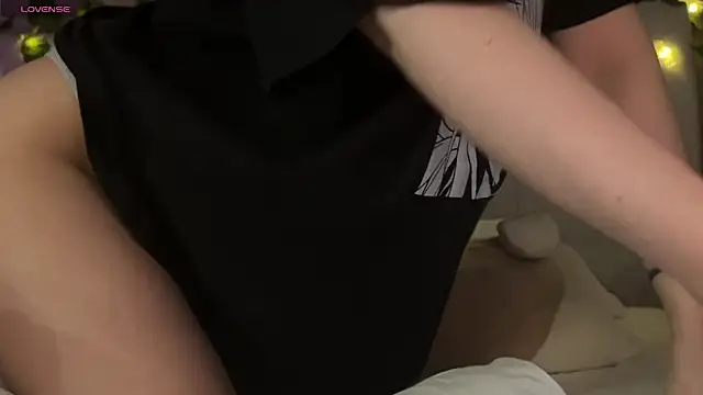 Anisawithlove online show from December 20, 2025, 11:18 pm