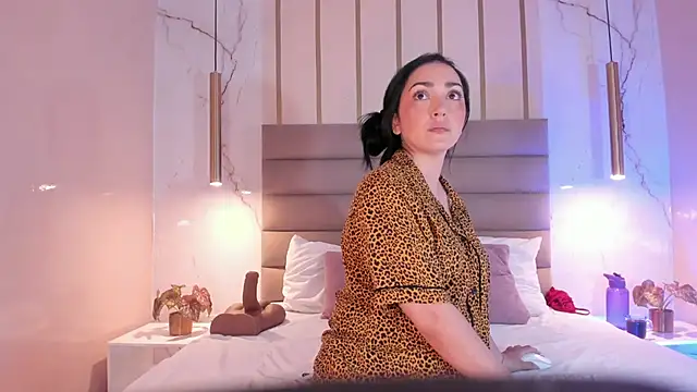 Snapshot of LIAH_IZUMI chatting on December 1, 2025, 7:37 pm LIAH IZUMI online show from December 1, 2025, 7:37 pm