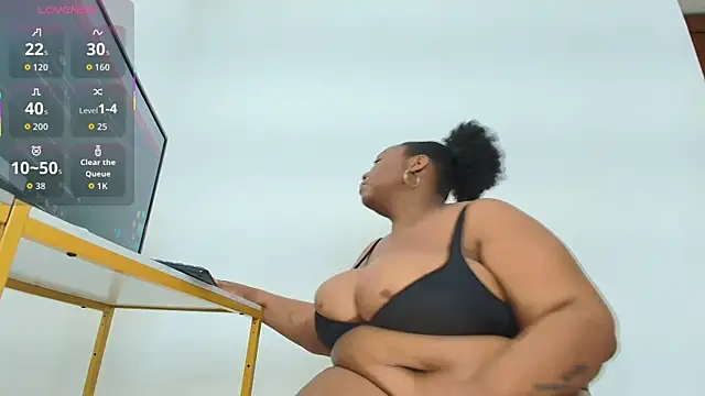 Snapshot of Breisy_bigboobs chatting on November 24, 2025, 7:25 pm Breisy bigboobs online show from November 24, 2025, 7:25 pm