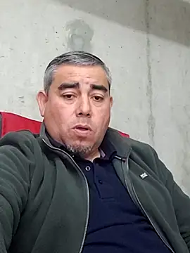Snapshot of Manolete007x chatting on April 15, 2026, 5:39 pm Manolete007x online show from April 15, 2026, 5:39 pm
