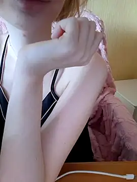 Elza kom online show from October 13, 2025, 2:35 am