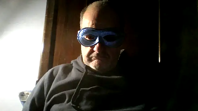 Snapshot of Geppo5911 chatting on December 22, 2024, 4:59 pm Geppo5911 online show from December 22, 2024, 4:59 pm