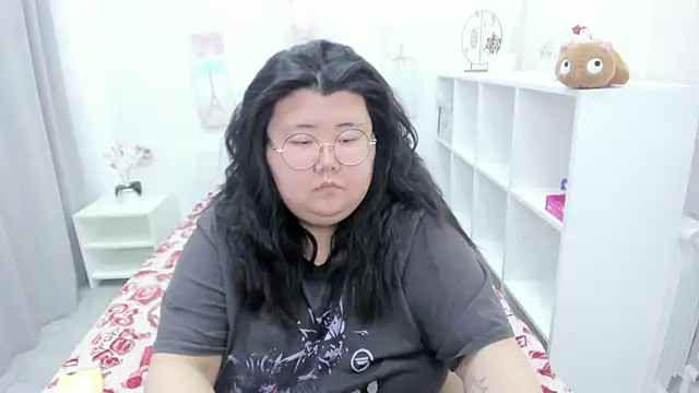 Nadine asian online show from April 30, 2026, 3:02 am