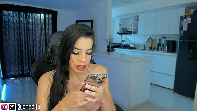 Snapshot of johedija chatting on May 23, 2026, 10:31 pm johedija online show from May 23, 2026, 10:31 pm