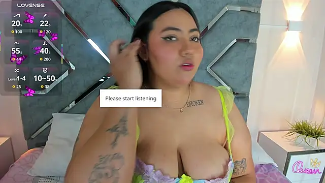 Snapshot of LucciaPorter chatting on July 17, 2026, 2:03 pm LucciaPorter online show from July 17, 2026, 2:03 pm