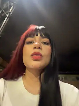 Snapshot of RavenM8 chatting on February 18, 2026, 12:52 am RavenM8 online show from February 18, 2026, 12:52 am