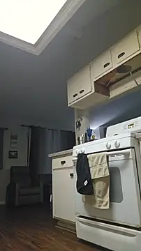 Snapshot of luvs2cumm69 chatting on November 26, 2025, 12:21 am luvs2cumm69 online show from November 26, 2025, 12:21 am