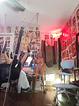 Snapshot of luvs2cumm69 chatting on October 16, 2025, 10:34 am luvs2cumm69 online show from October 16, 2025, 10:34 am