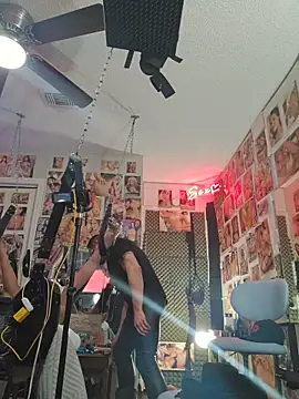 Snapshot of luvs2cumm69 chatting on November 1, 2025, 12:43 pm luvs2cumm69 online show from November 1, 2025, 12:43 pm