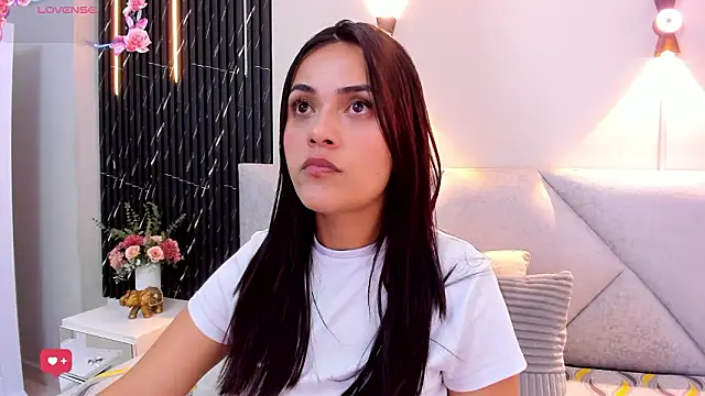 Snapshot of katrina_kaif_x chatting on February 11, 2026, 7:14 pm katrina kaif x online show from February 11, 2026, 7:14 pm