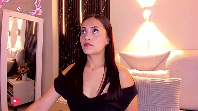 Snapshot of katrina_kaif_x chatting on February 10, 2026, 7:02 pm katrina kaif x online show from February 10, 2026, 7:02 pm