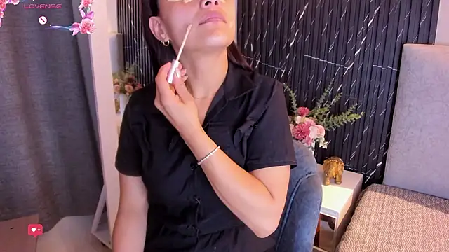 Snapshot of katrina_kaif_x chatting on February 16, 2026, 7:23 pm katrina kaif x online show from February 16, 2026, 7:23 pm