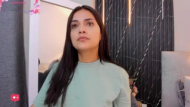 Snapshot of katrina_kaif_x chatting on March 19, 2026, 7:14 pm katrina kaif x online show from March 19, 2026, 7:14 pm