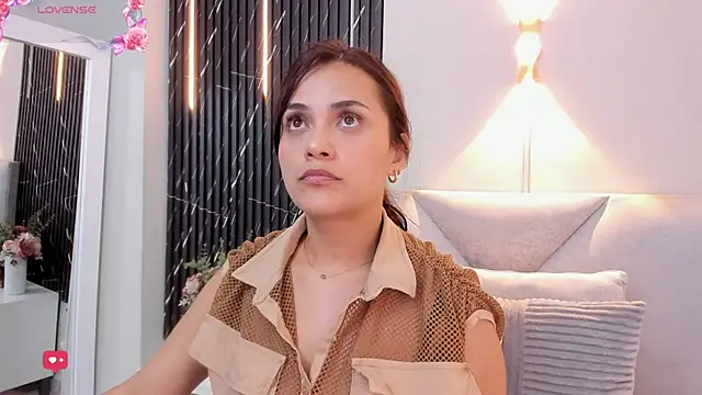 Snapshot of katrina_kaif_x chatting on March 17, 2026, 7:06 pm katrina kaif x online show from March 17, 2026, 7:06 pm