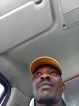 Snapshot of Ngamla123 chatting on October 30, 2025, 10:35 am Ngamla123 online show from October 30, 2025, 10:35 am