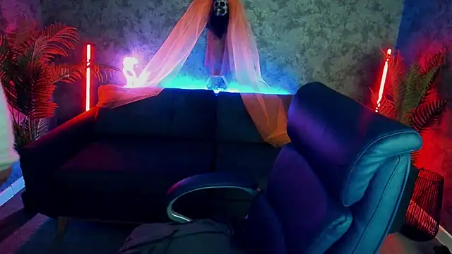 RosieMoons online show from October 29, 2025, 8:41 pm