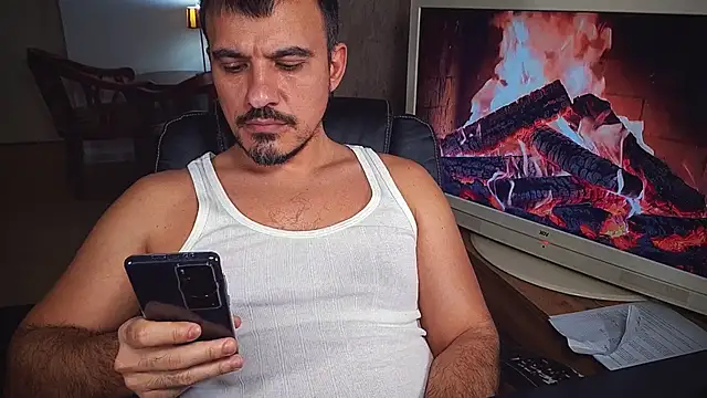 officeman7 online show from February 6, 2025, 4:47 pm