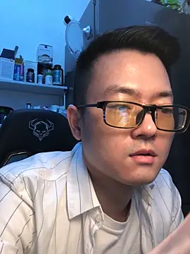 wangjian2324 online show from May 8, 2026, 1:37 pm