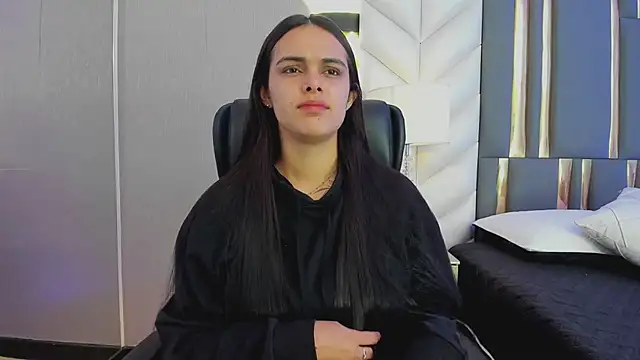 Snapshot of ChloeHarper_ chatting on June 20, 2026, 11:48 am ChloeHarper online show from June 20, 2026, 11:48 am
