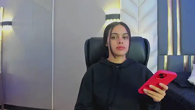 Snapshot of ChloeHarper_ chatting on May 14, 2026, 11:51 am ChloeHarper online show from May 14, 2026, 11:51 am