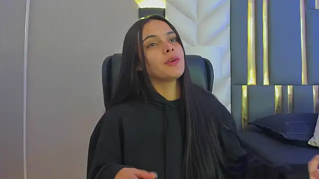 Snapshot of ChloeHarper_ chatting on May 16, 2026, 11:53 am ChloeHarper online show from May 16, 2026, 11:53 am