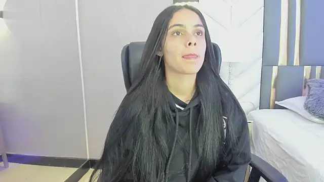 ChloeHarper  online show from February 19, 2026, 12:24 pm