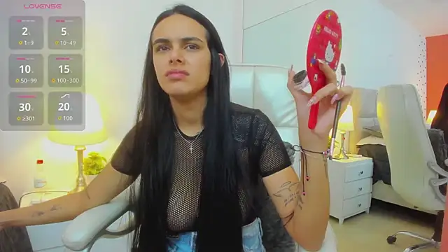 Snapshot of ChloeHarper_ chatting on November 25, 2025, 1:00 pm ChloeHarper online show from November 25, 2025, 1:00 pm