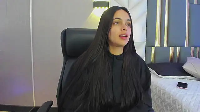 Snapshot of ChloeHarper_ chatting on June 3, 2026, 11:44 am ChloeHarper online show from June 3, 2026, 11:44 am