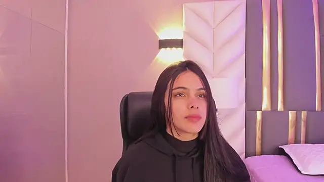 Snapshot of ChloeHarper_ chatting on May 11, 2026, 11:33 am ChloeHarper online show from May 11, 2026, 11:33 am