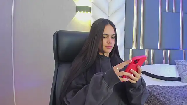 Snapshot of ChloeHarper_ chatting on May 23, 2026, 11:53 am ChloeHarper online show from May 23, 2026, 11:53 am