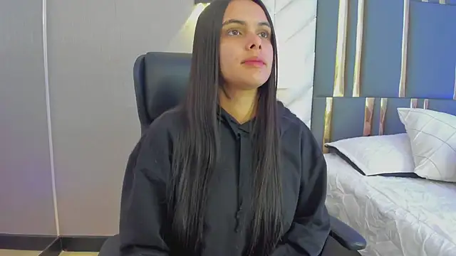 Snapshot of ChloeHarper_ chatting on May 27, 2026, 11:50 am ChloeHarper online show from May 27, 2026, 11:50 am