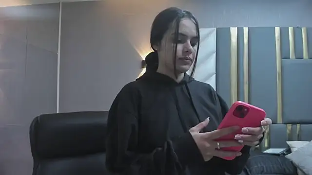 Snapshot of ChloeHarper_ chatting on May 15, 2026, 11:41 am ChloeHarper online show from May 15, 2026, 11:41 am